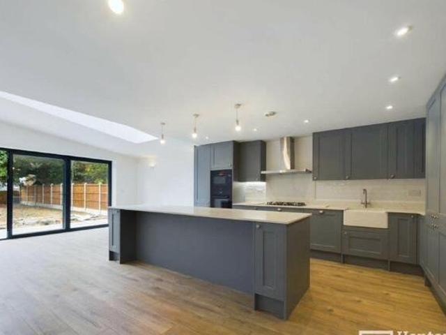 House for sale in Queens Park, Billericay