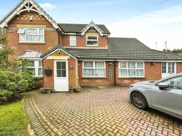 House for sale in Queen's Park, Blackburn