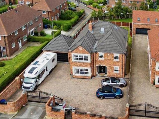 House for sale in Lyons, Greater London