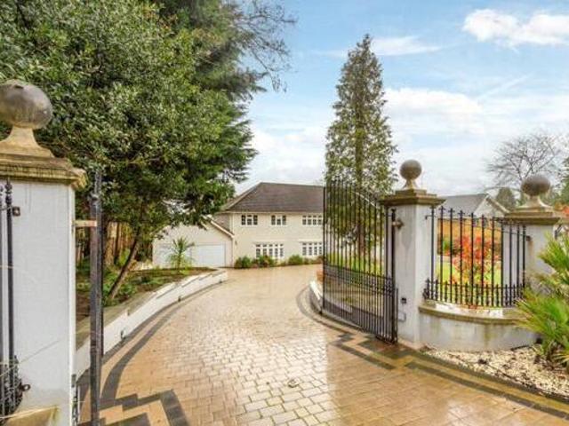 House for sale in Elstree and Borehamwood, Borehamwood