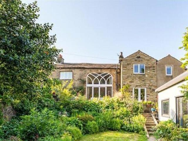 House for sale in Frizinghall, West Yorkshire