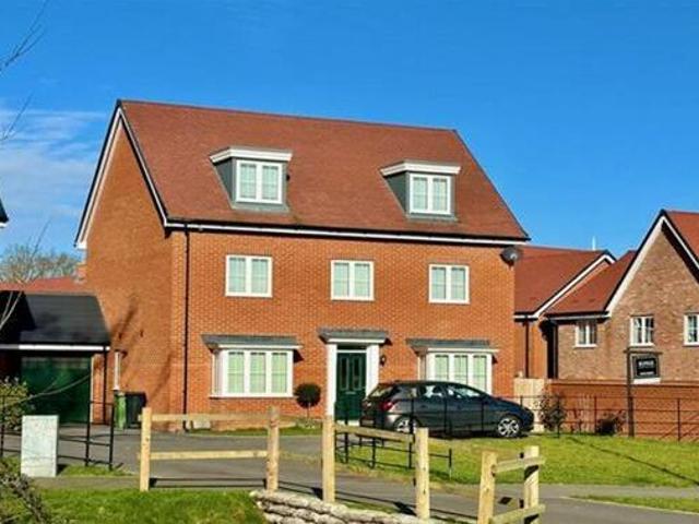 House for sale in Chipping Hill, Essex