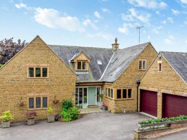 House for sale in Gates Oakham, Melton