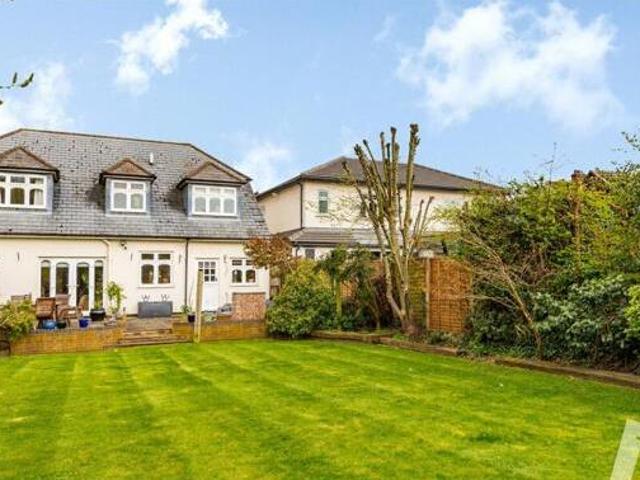 House for sale in Pilgrims' Hatch, Navestock Side