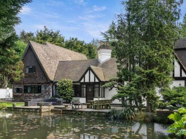 House for sale in Navestock Side, Essex