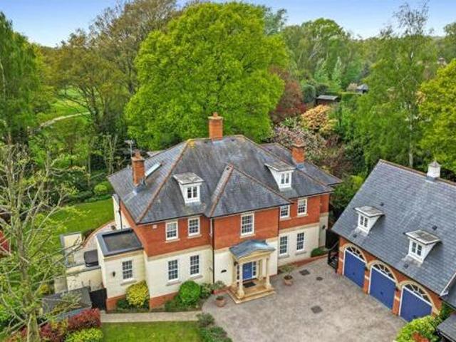 House for sale in Navestock Side, Essex