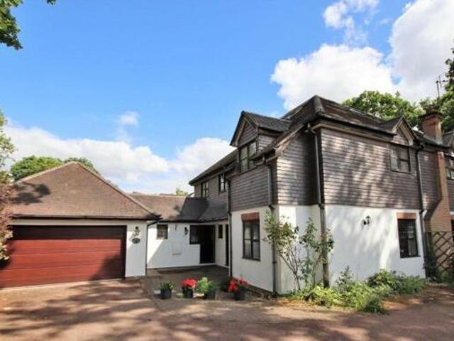 House for sale in Navestock Side, Essex