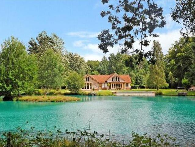 House for sale in Navestock Side, Essex