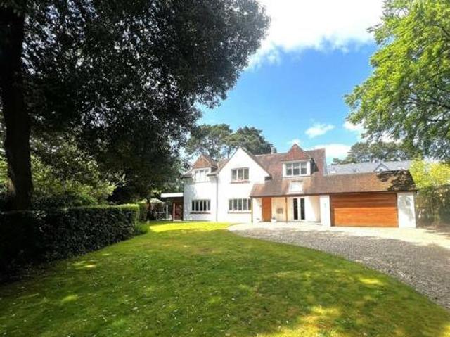 House for sale in Broadstone House for sale in Broadstone