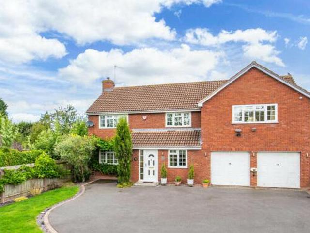 House for sale in Stoke Pound, Bromsgrove