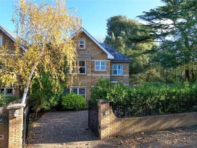 Farm for sale in Teddington, Greater London