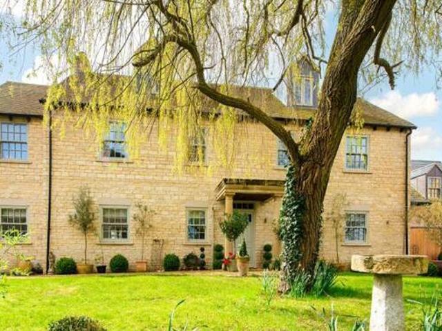 House for sale in Buckingham, Buckinghamshire