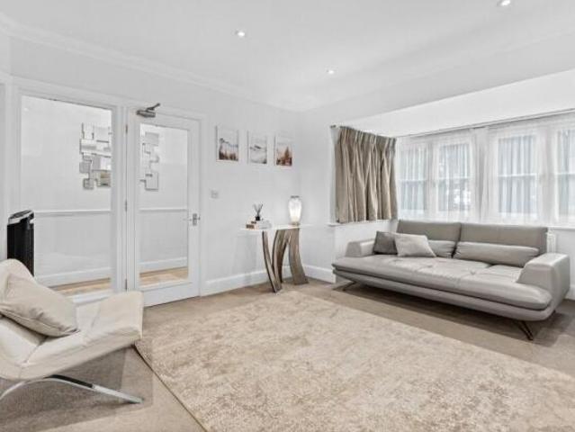Farm for sale in Bushey, Hertsmere