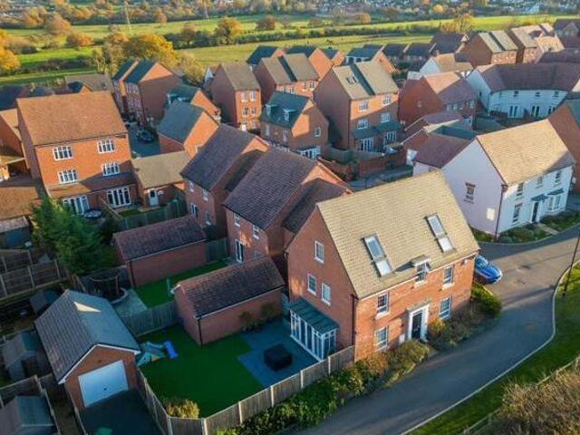 House for sale in Bushey