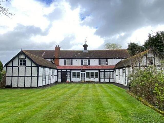House for sale in Bushey