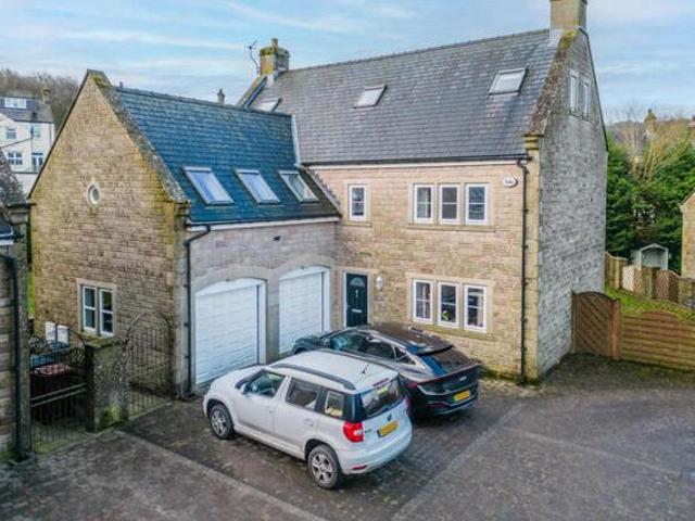 House for sale in Charlesworth, East Midlands