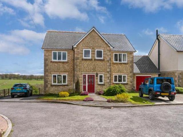 House for sale in Charlesworth, East Midlands