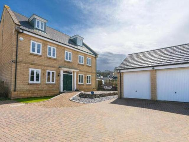 House for sale in Charlesworth, East Midlands