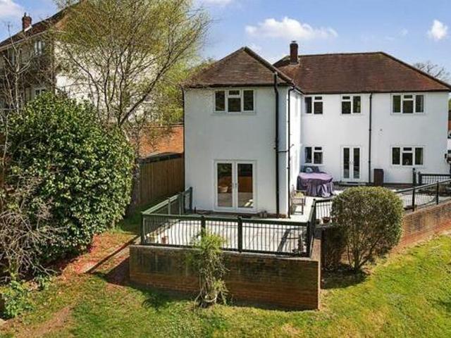 House for sale in Heol-las, Surrey