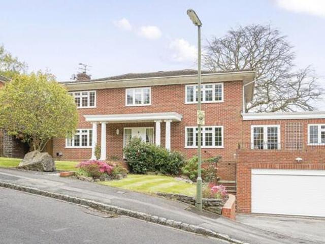 House for sale in Heol-las, Surrey
