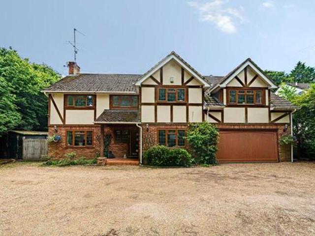 House for sale in Old Dean, Heol-las