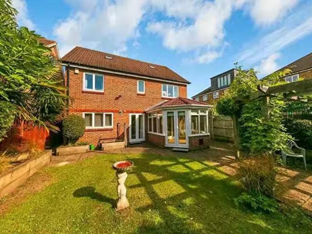 House for sale in Norbiton