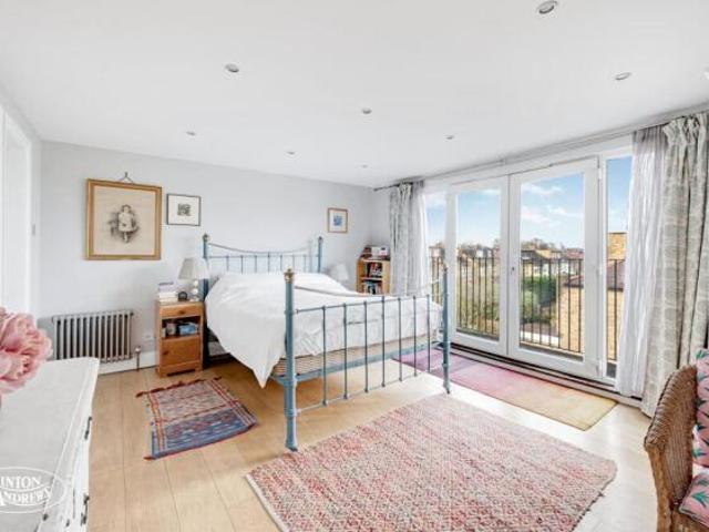 Farm for sale in Northfields, Leicester