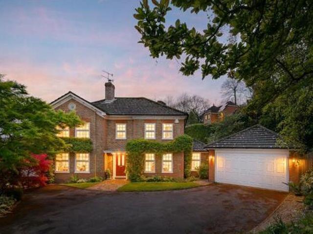 House for sale in Hillview, Surrey