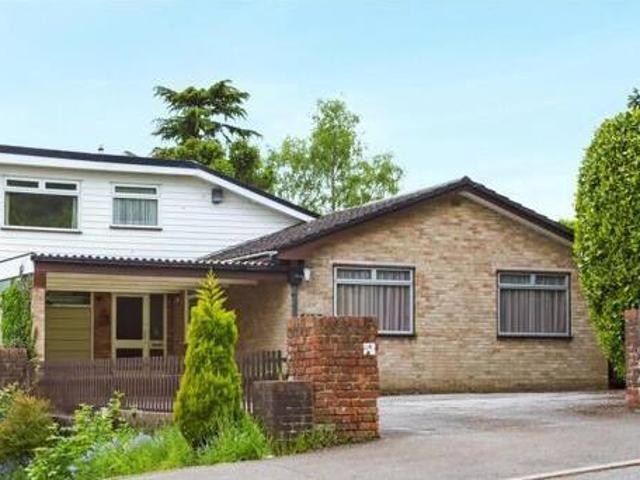 House for sale in Hillview, Surrey