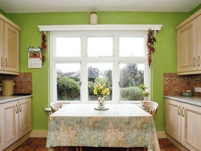 House for sale in Hillview, Surrey