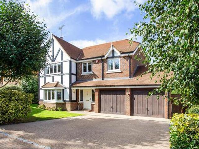 House for sale in Hillview, Surrey