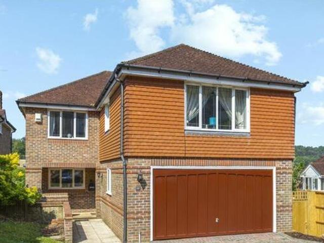 House for sale in Hillview, Surrey