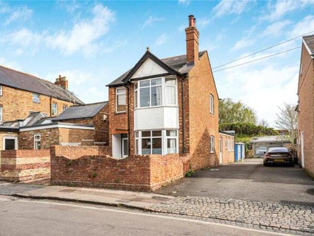 Farm for sale in Robin Hood, The Slade