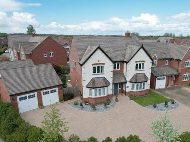 House for sale in Warwick