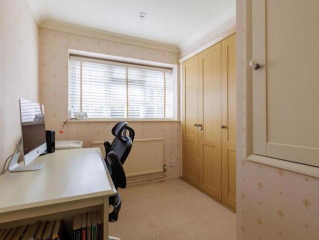 Farm for sale in Merrow, Guildford