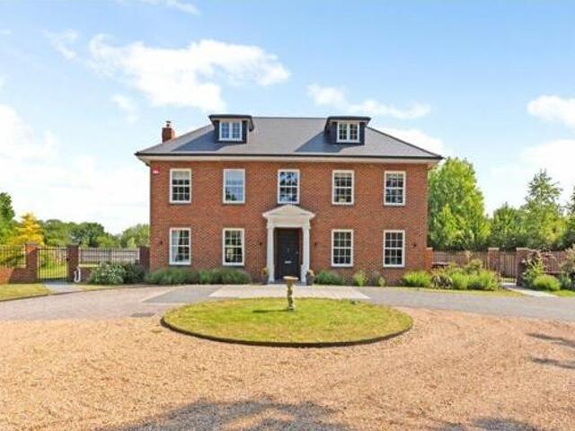 House for sale in Littlecote, West Sussex