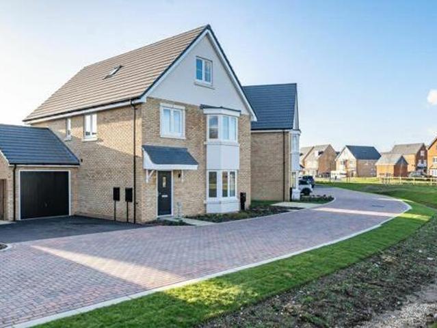 House for sale in Littlecote, West Sussex