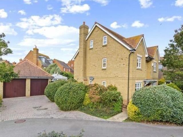 House for sale in Littlecote, West Sussex