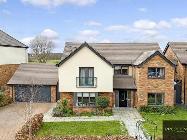 House for sale in Chigwell, Epping Forest