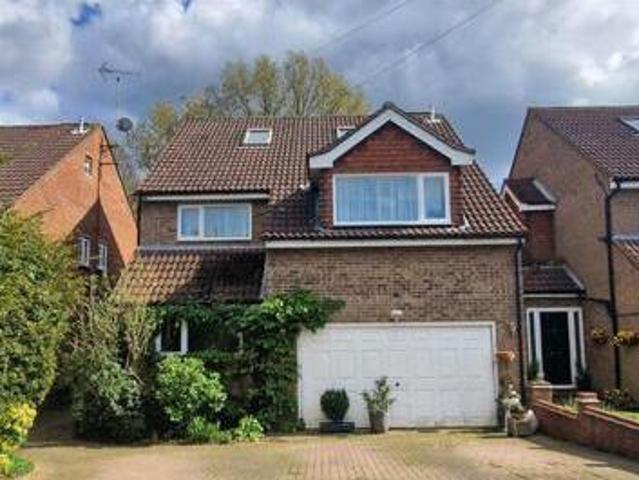 House for sale in Chigwell, Epping