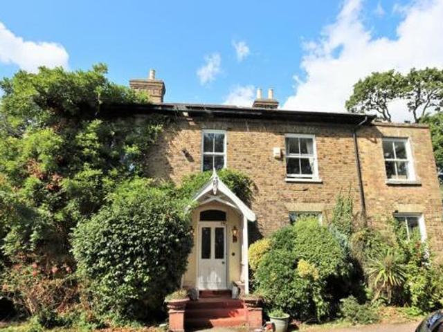 House for sale in Chigwell Row, Epping Forest