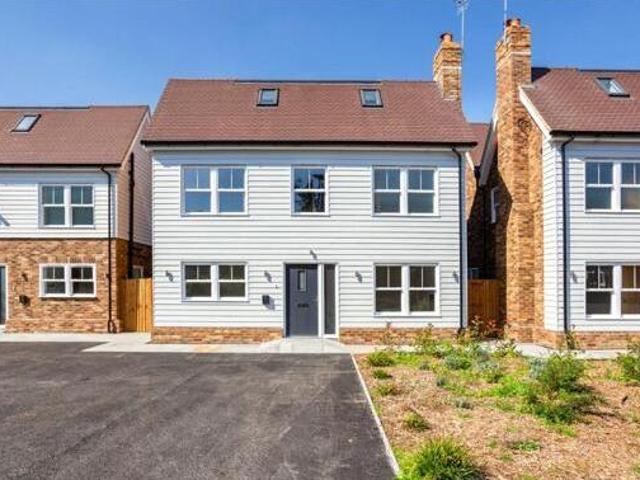House for sale in Chigwell, Epping