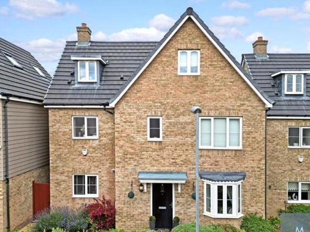 House for sale in Chigwell, Epping