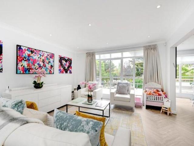 Property for sale in Cat Hill