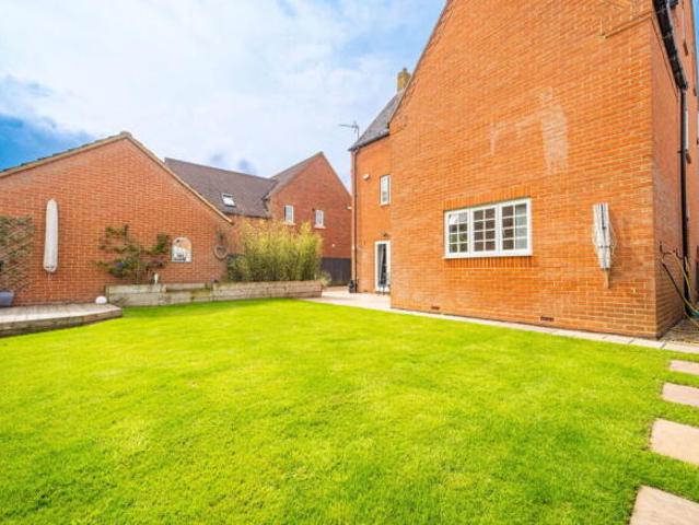 Farm for sale in Kingsmead, Shenley Brook End