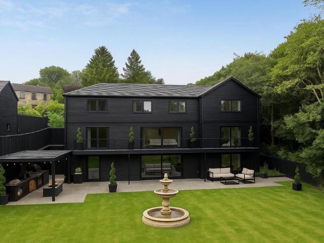 Farm for sale in Huddersfield, Isle Of Man