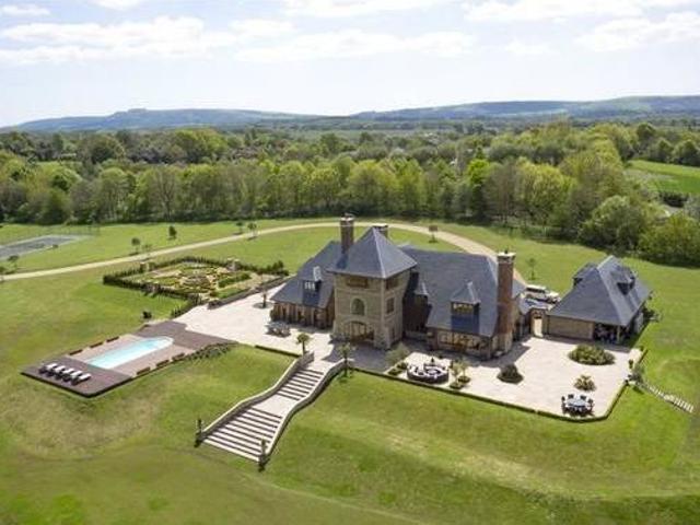 House for sale in West Sussex