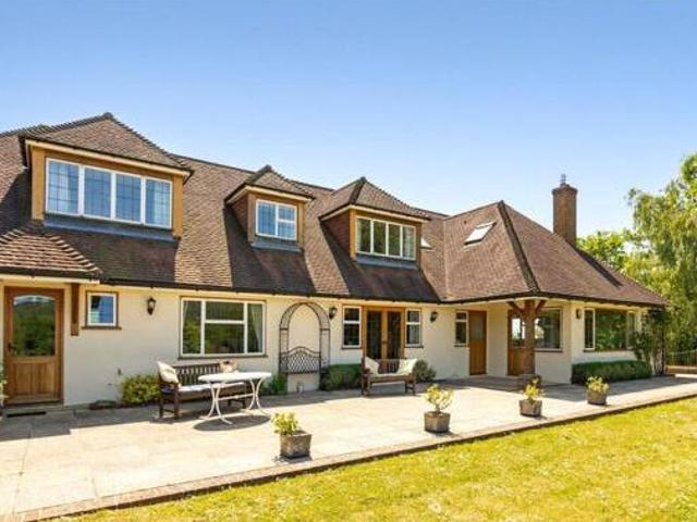House for sale in Fole, Surrey