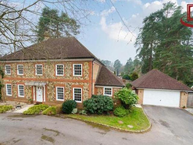 House for sale in Crowthorne