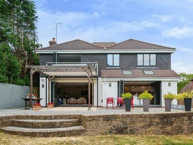 House for sale in Crowthorne